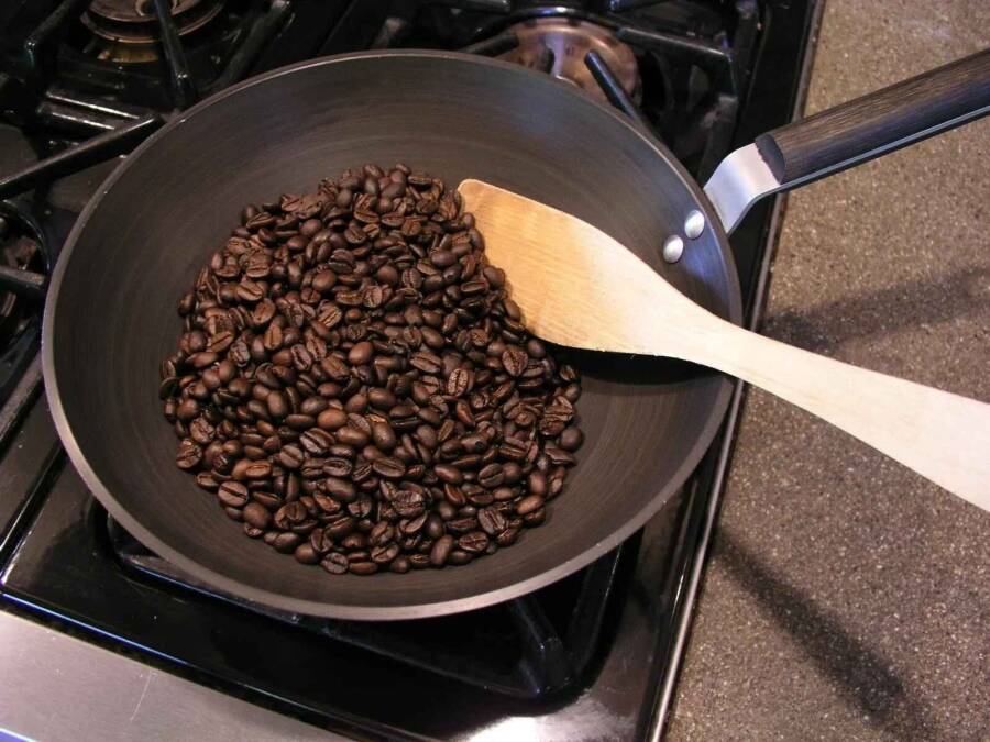 Comment torréfier son café soi-même à la maison