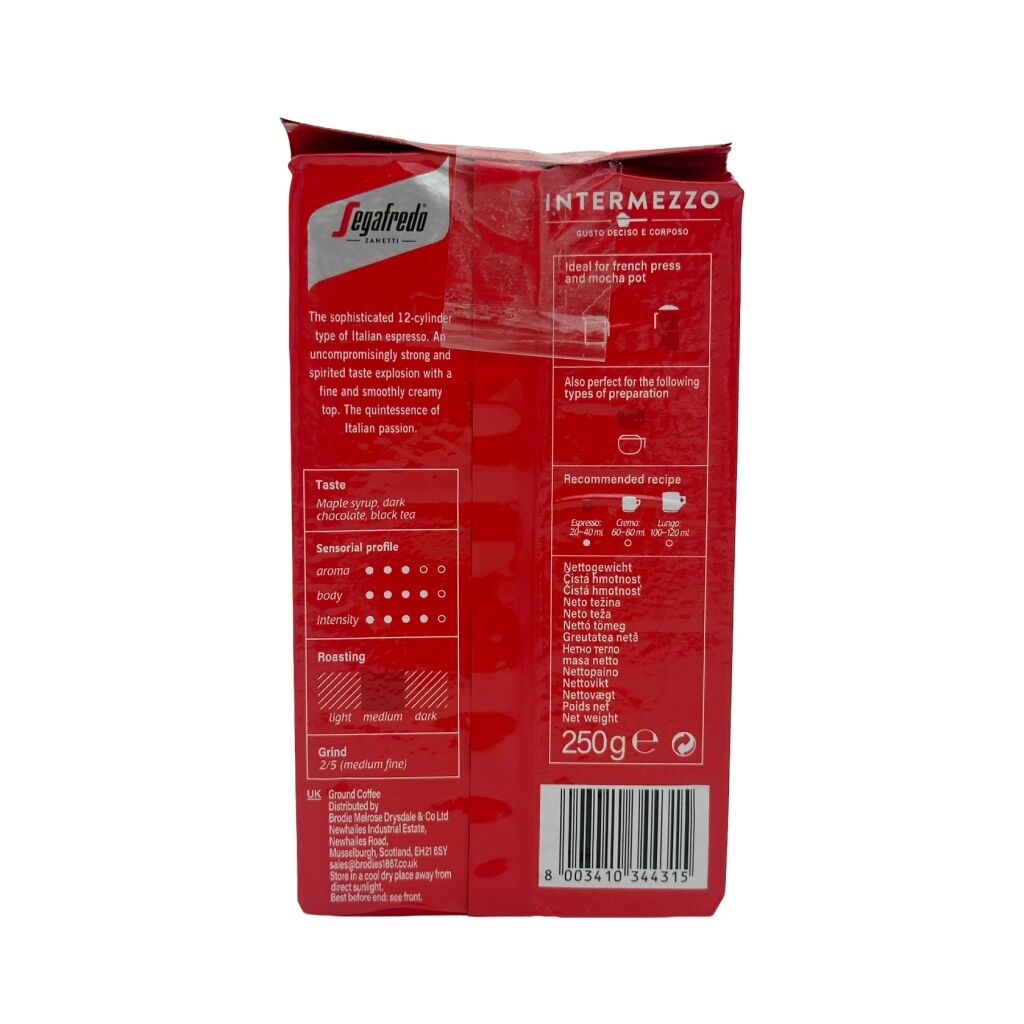 Achterkant van een vacuüm zak gemalen koffie van Segafredo Intermezzo 250 gram